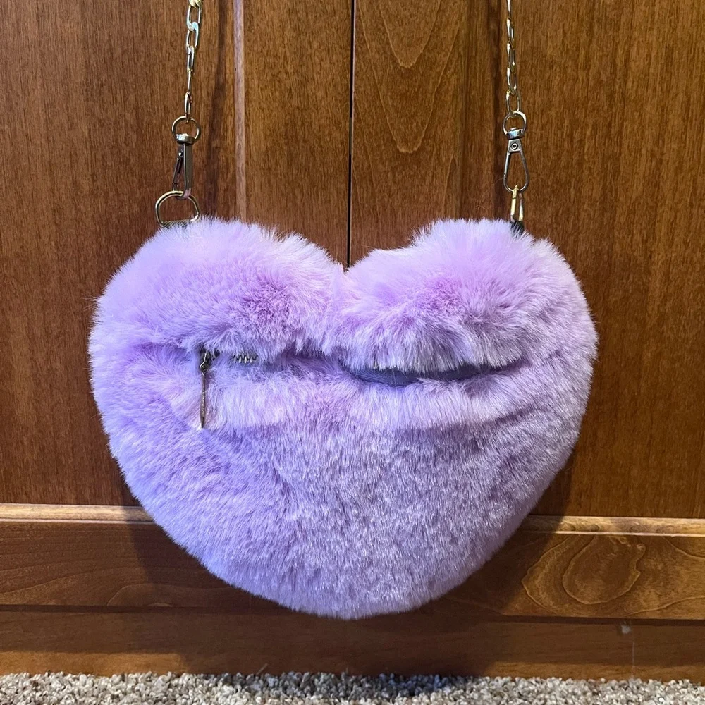 Purple Heart-Shaped Faux Fur Bag‎